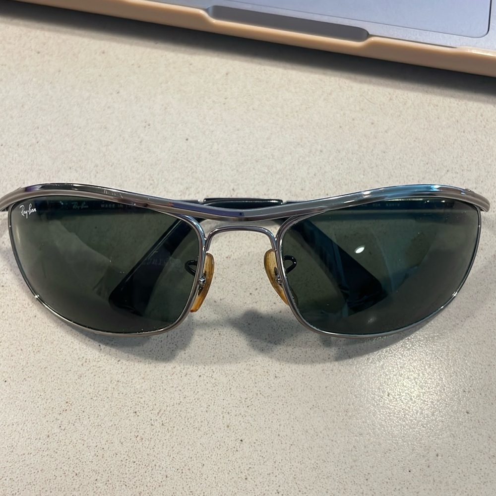 Ray Ban sunglasses with case